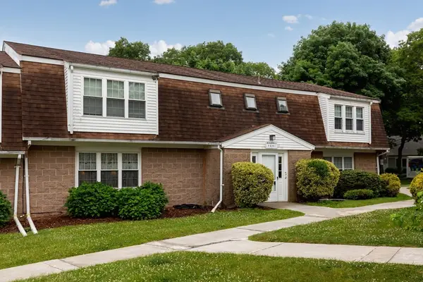 9 Pleasant Park Ave #2I, Barnstable, MA 02601