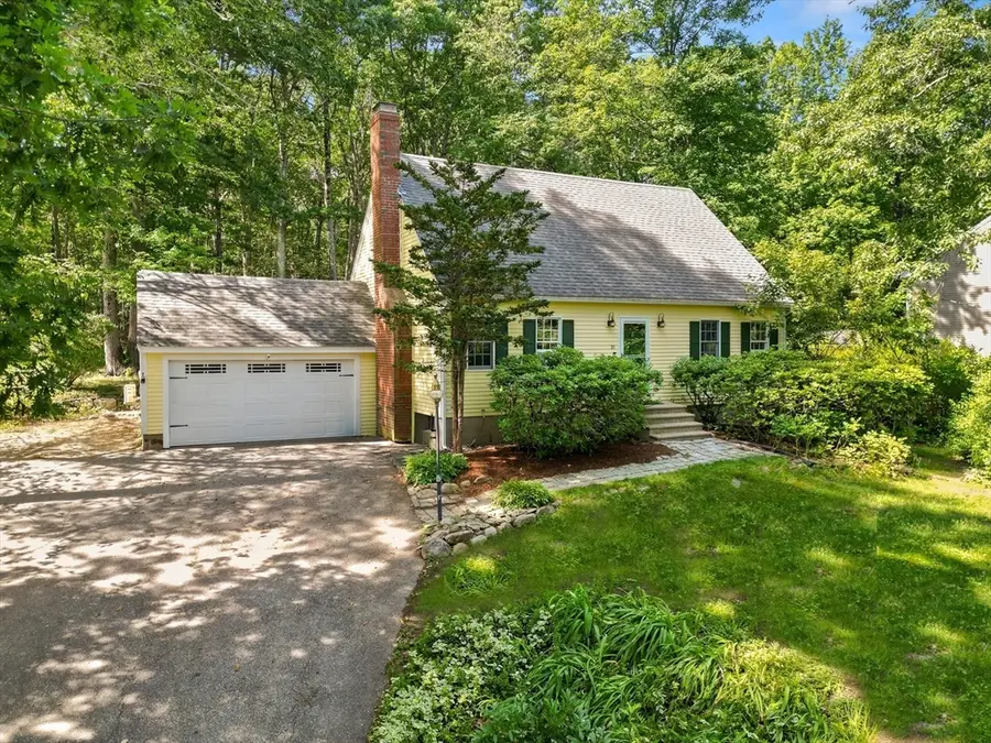 31 Kimball Rd, Amesbury, MA 01913 - #3