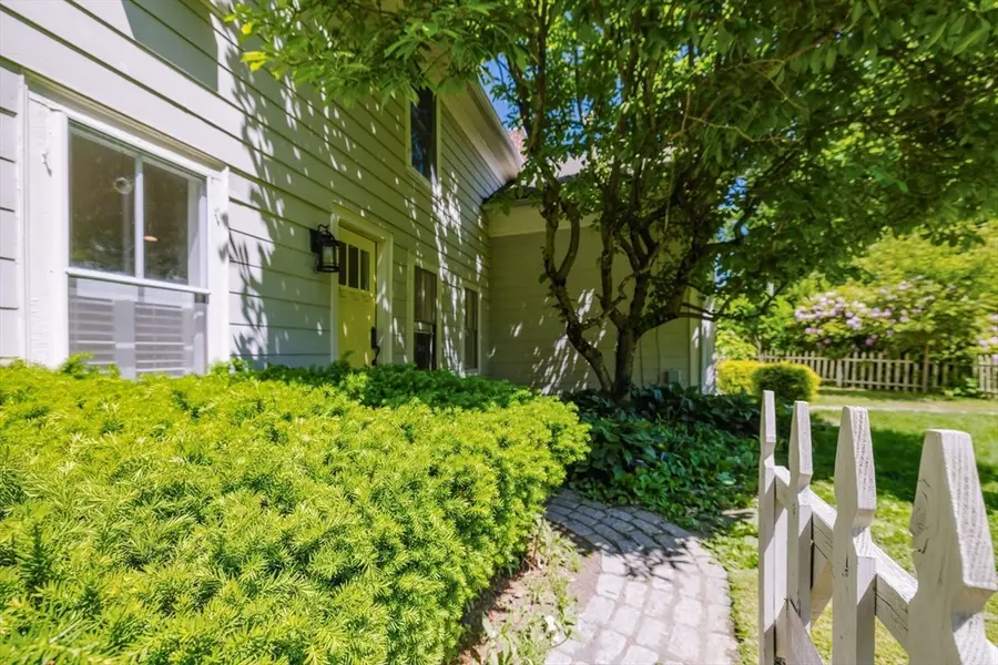 423 South St, Holliston, MA 01746 - #2