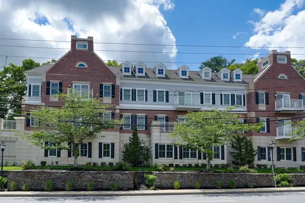 235 Cambridge Street #202, Burlington, MA 01803