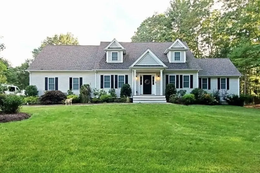 831 Mayflower St, Duxbury, MA 02332 - #1