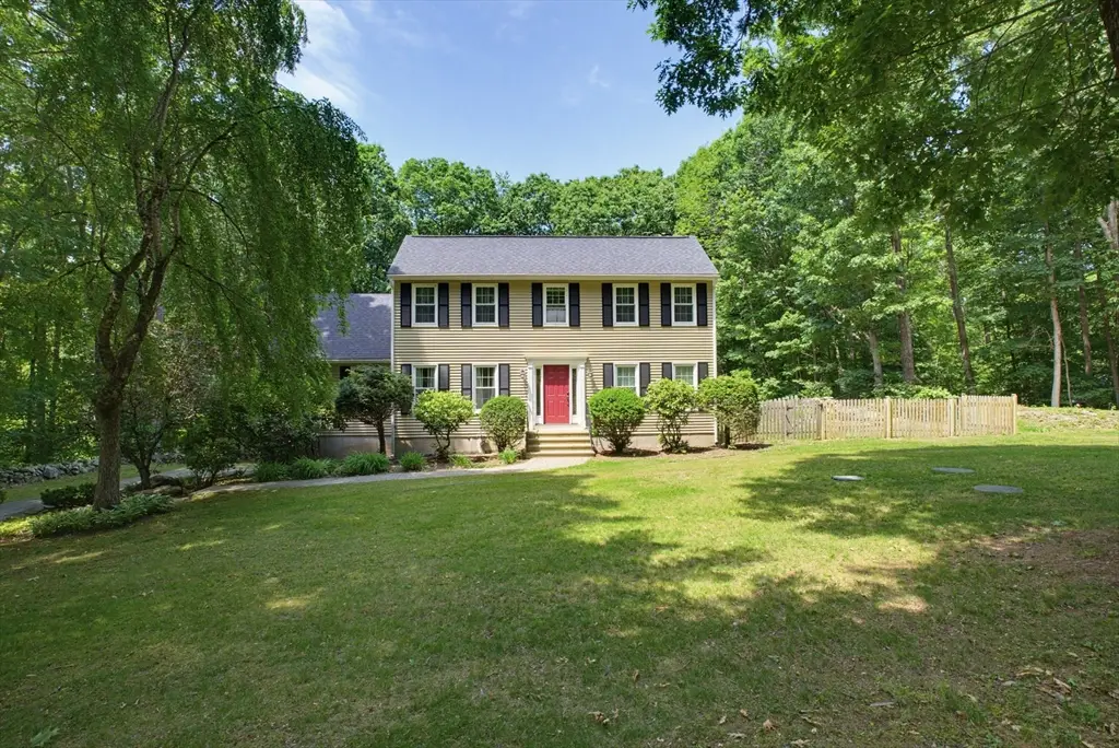 47 Old Village Rd, Sturbridge, MA 01566 - #1
