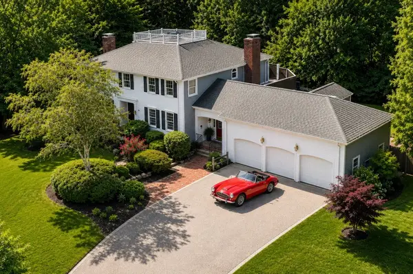 17 Berkley Circle, Hingham, MA 02043