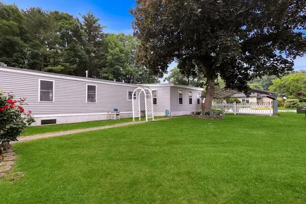 2 Wendy Way, Merrimac, MA 01860