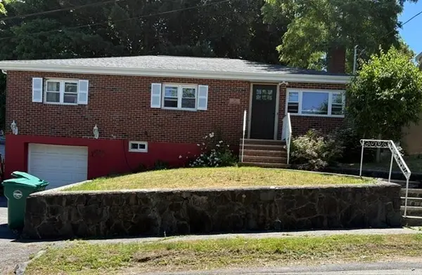 30 Linden Ter, Lynn, MA 01902