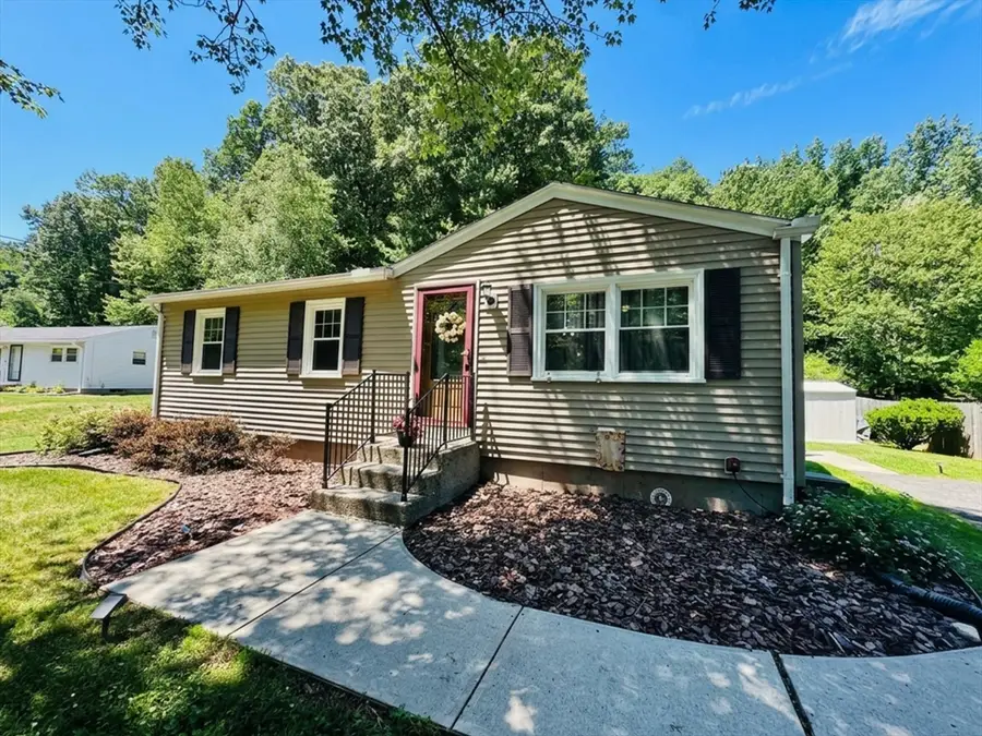 170 Treetop Ave, Springfield, MA 01118 - #2