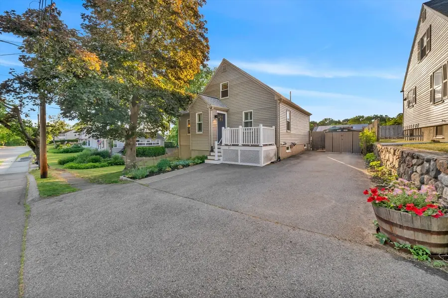 37 Hillcrest Ave, Beverly, MA 01915 - #3
