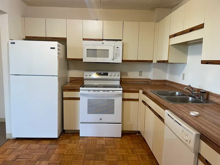 100 Cove Way #402, Quincy, MA 02169 - #3