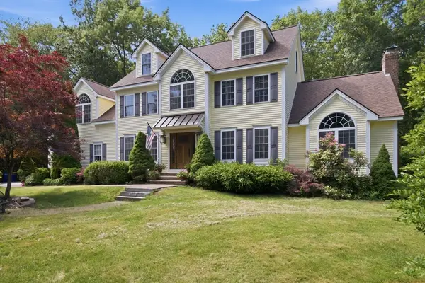 8 Evergreen Drive, Plaistow, NH 03865
