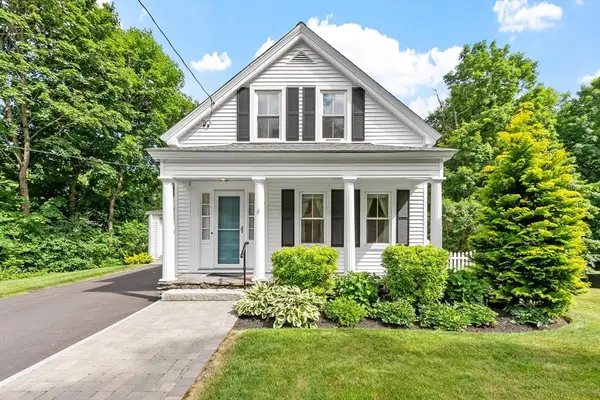 16 Chapel St, Ashburnham, MA 01430