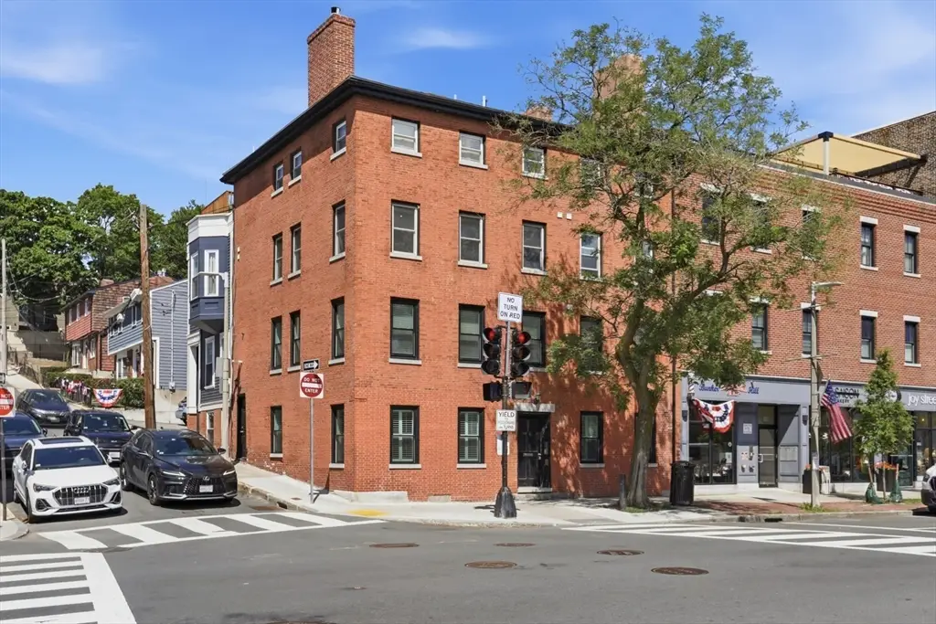 231 Main St #1, Boston, MA 02129 - #1