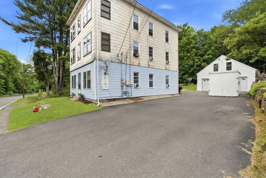 310 Blackstone St, Uxbridge, MA 01569 - #2