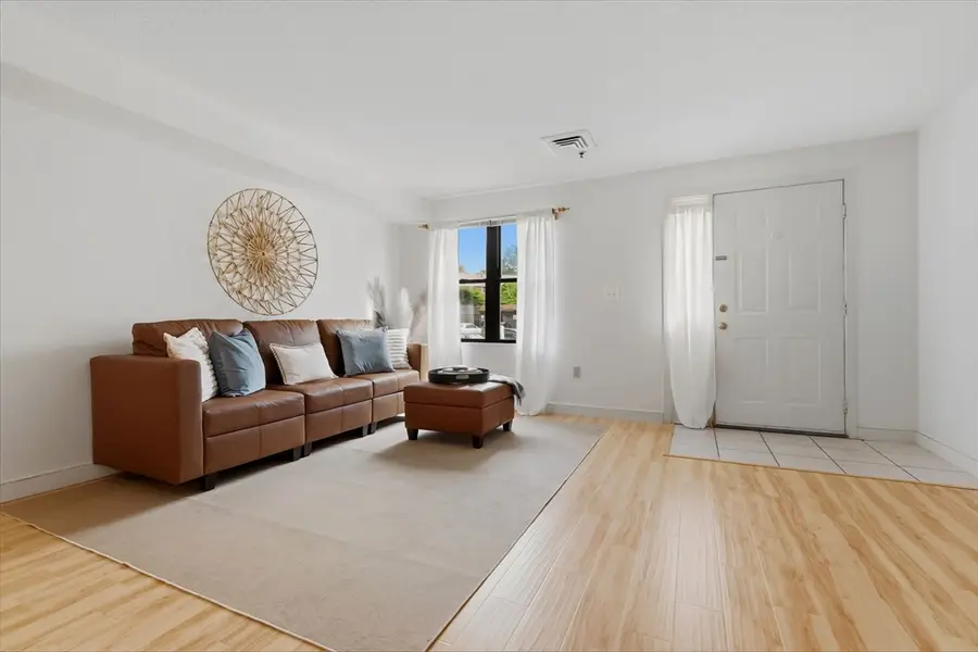 33 Maplewood Ave #20, Gloucester, MA 01930 - #3