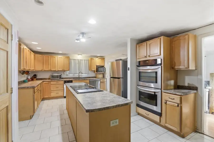 364 W Meadow Rd, Lowell, MA 01854 - #2