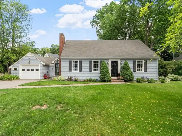 13 Carmel Road, Andover, MA 01810