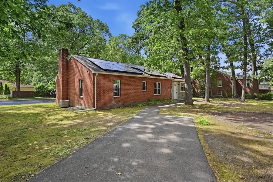 881 Roosevelt Ave, Springfield, MA 01109 - #3