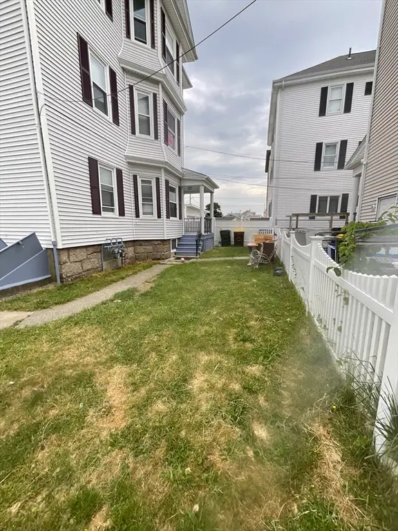 953 Globe St, Fall River, MA 02724 - #3