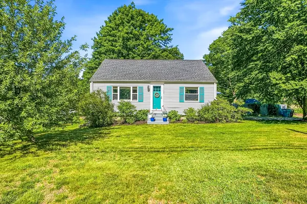 106 Causeway St, Hudson, MA 01749
