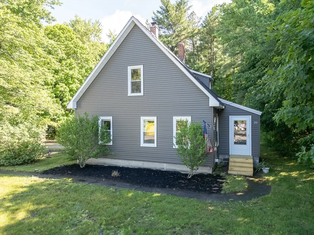 211 Main St, Townsend, MA 01469 - #1
