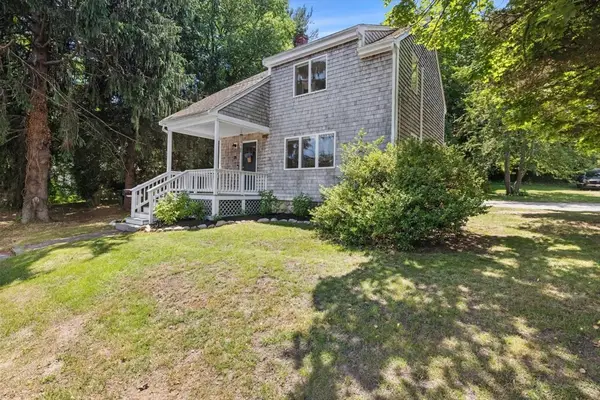 35 Maple Street, Kingston, MA 02364