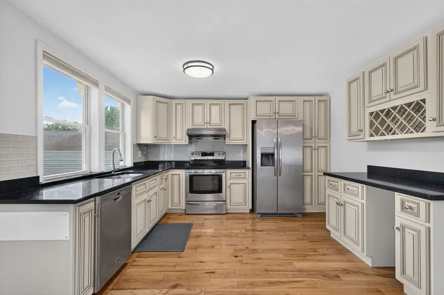 524 Lowell St, Methuen, MA 01844 - #3