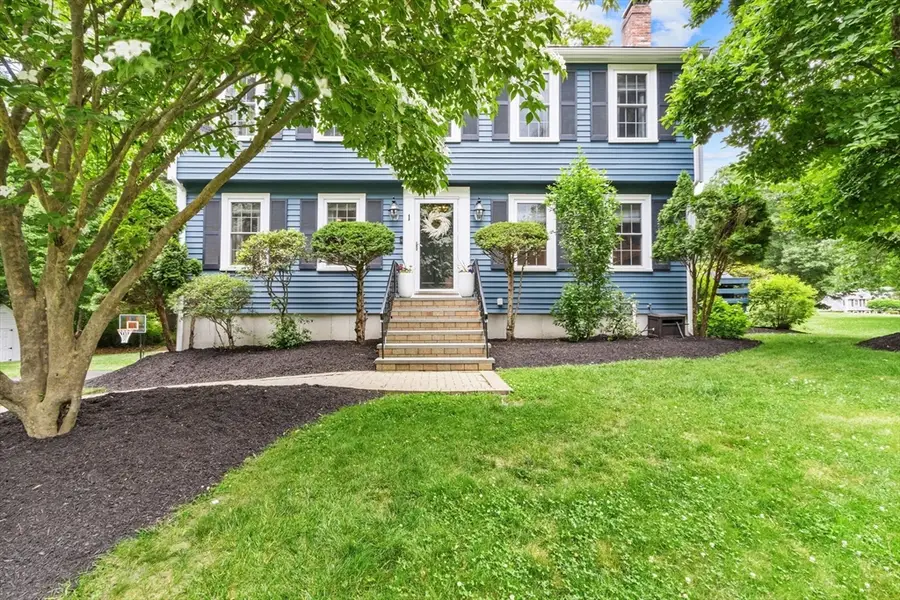 1 Castle Rd, Medway, MA 02053 - #2
