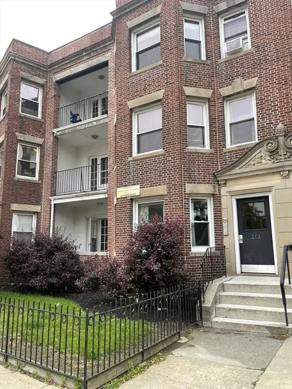 213 Chestnut Hill Ave, Boston, MA 02135