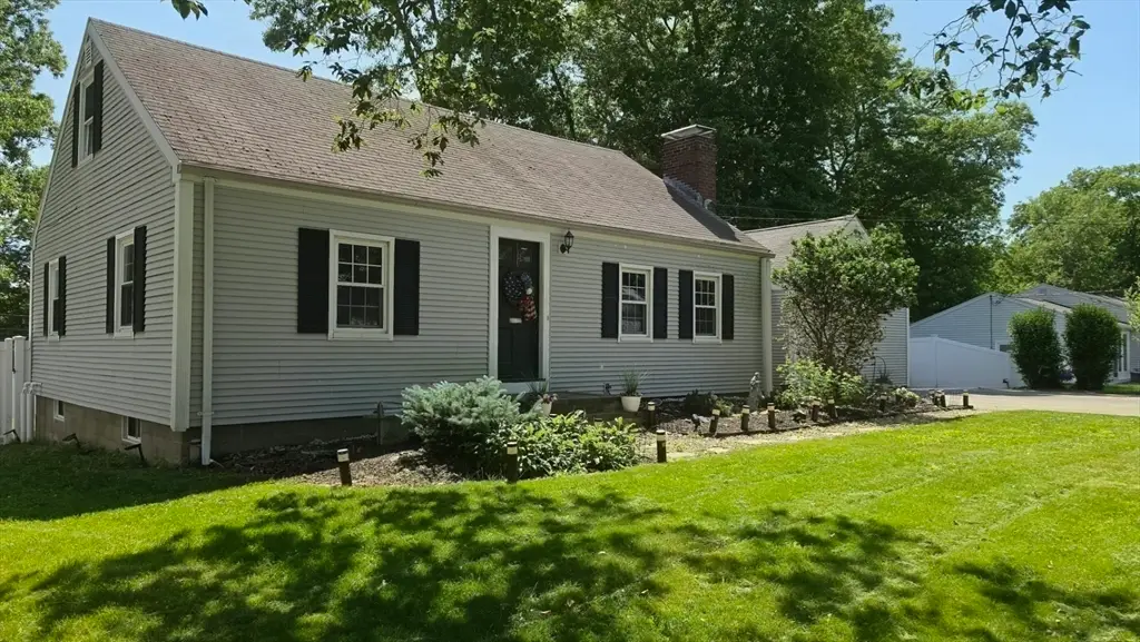 25 Moynihan Rd, Hamilton, MA 01982 - #1