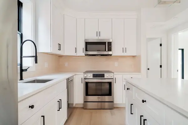 387 Norfolk St #1, Cambridge, MA 02139