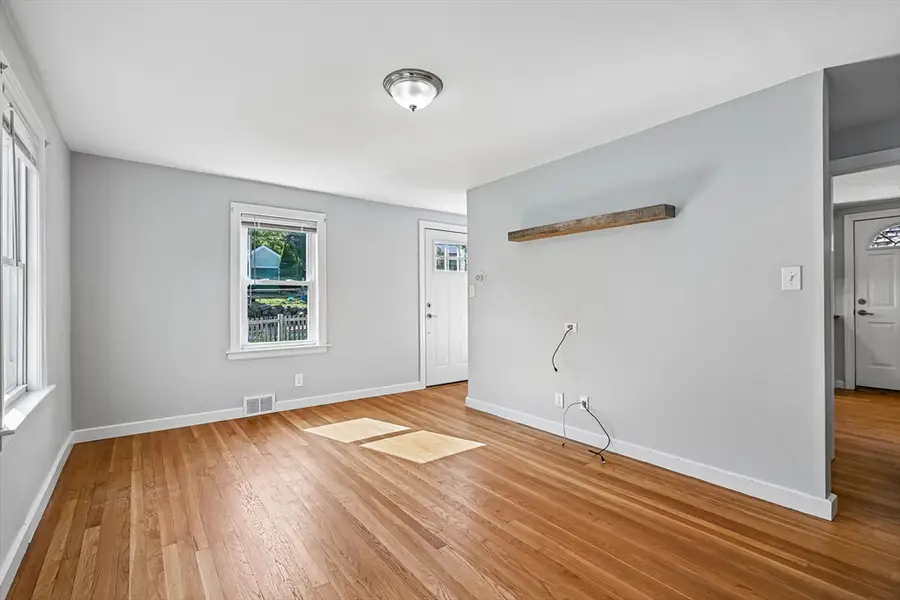 42 E Main St, Gloucester, MA 01930 - #3