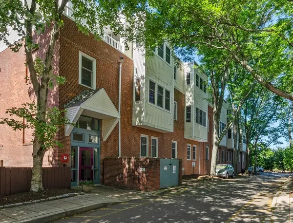 218 Thorndike Street #108B, Cambridge, MA 02141