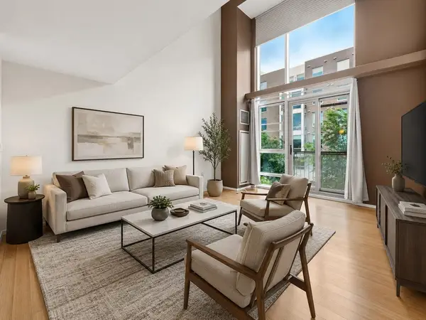 1 Earhart St #309, Cambridge, MA 02141