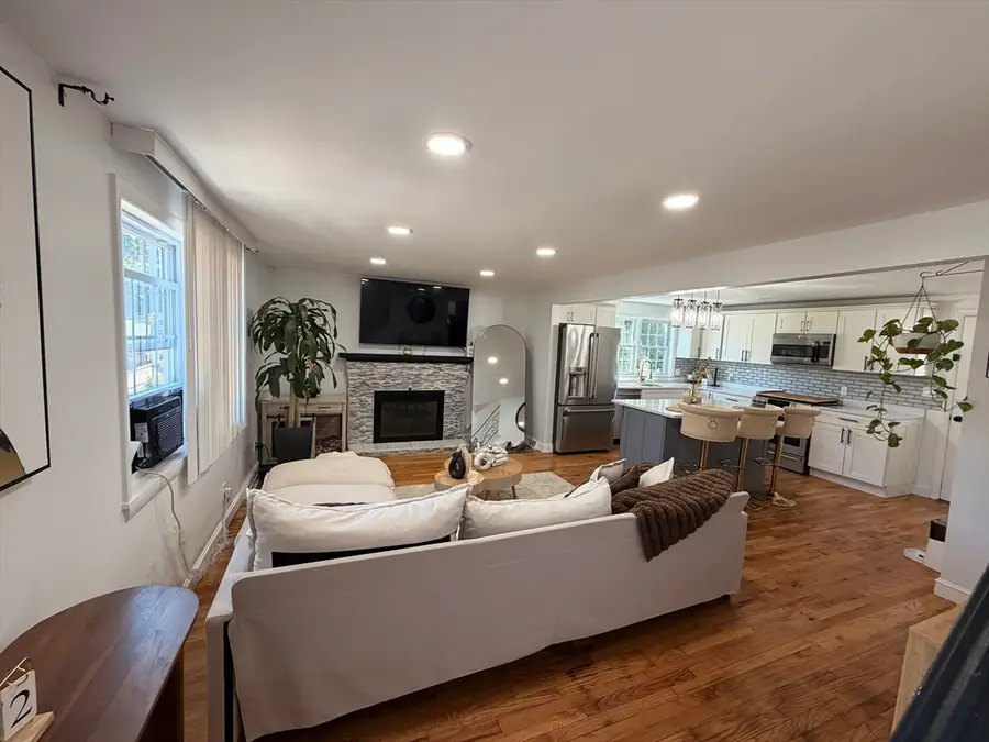 643 Boston St, Lynn, MA 01905 - #3