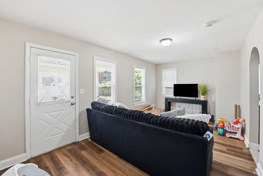90 Walnut St, Chicopee, MA 01020 - #2
