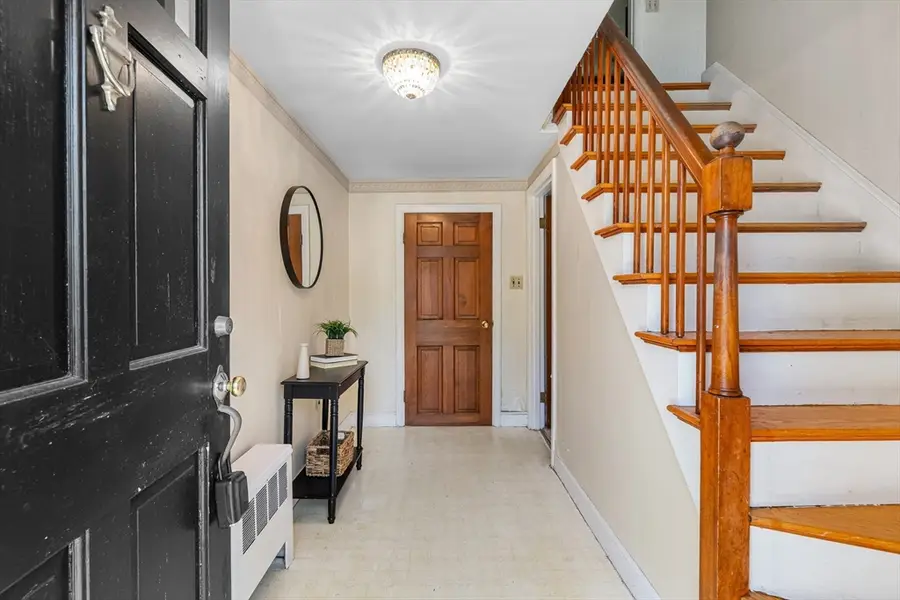 38 Robinhood Rd, Winchester, MA 01890 - #3