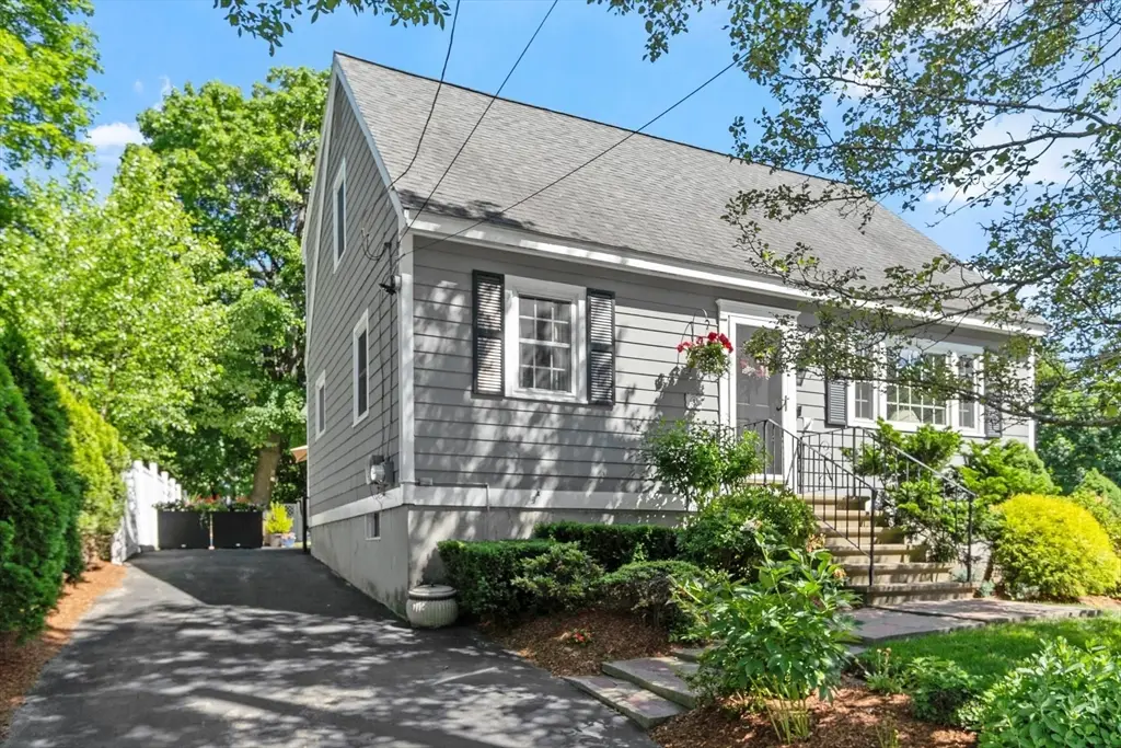 2 Pleasant Avenue, Chelmsford, MA 01824 - #1