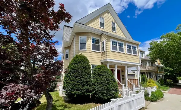 293 Huron Avenue #2, Cambridge, MA 02138
