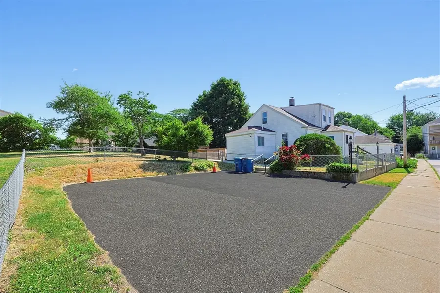 16 Lakeview St, Blackstone, MA 01504 - #3