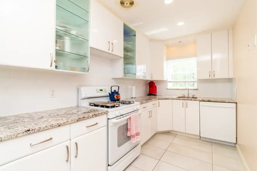 26 Lake Shore Ct #1, Boston, MA 02135 - #3