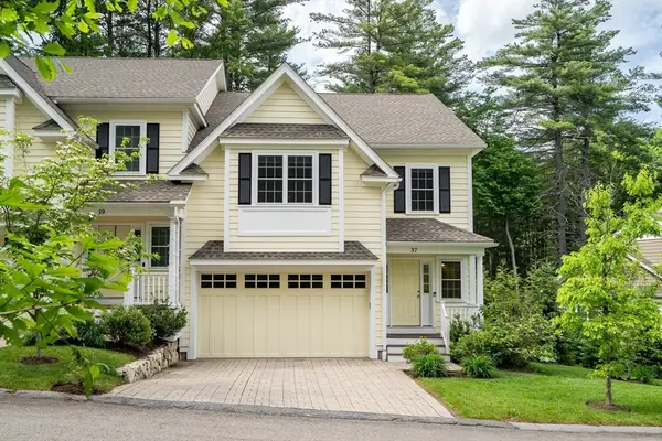 37 Jefferson Dr #37, Lexington, MA 02420