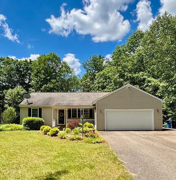 86 Chicopee Dr, Hubbardston, MA 01452