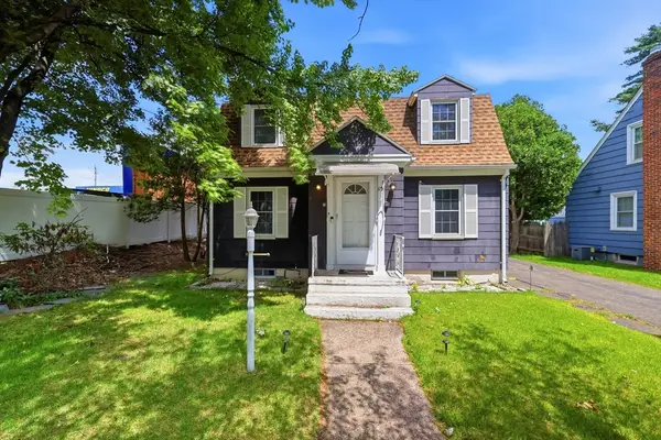 15 Lucerne Road, Springfield, MA 01119