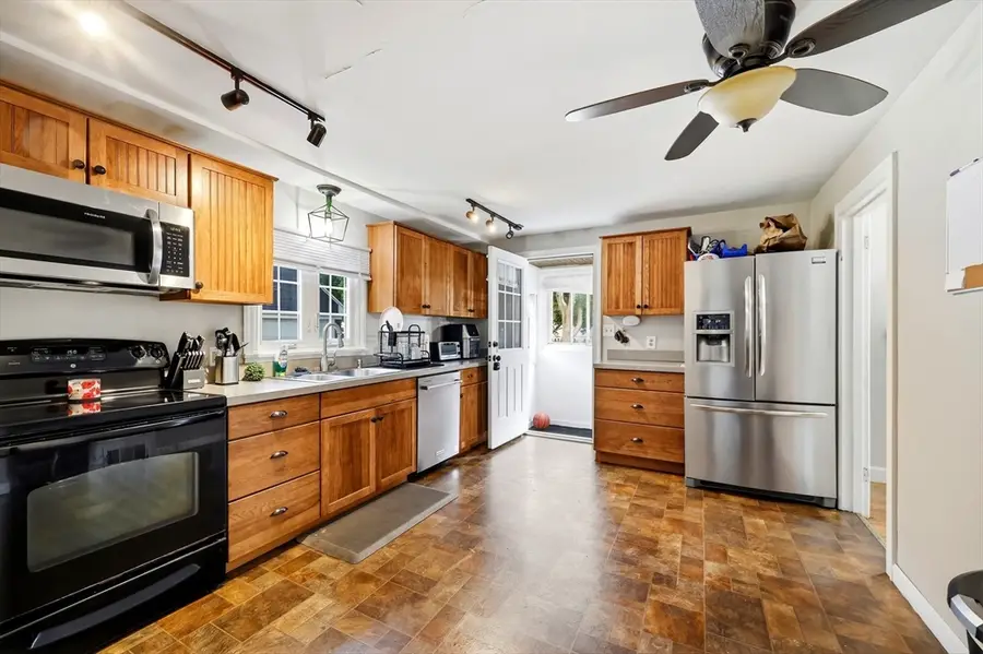 15 Lucerne Road, Springfield, MA 01119 - #3