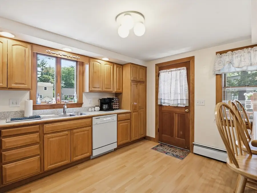 36 Bridge St, Billerica, MA 01821 - #3