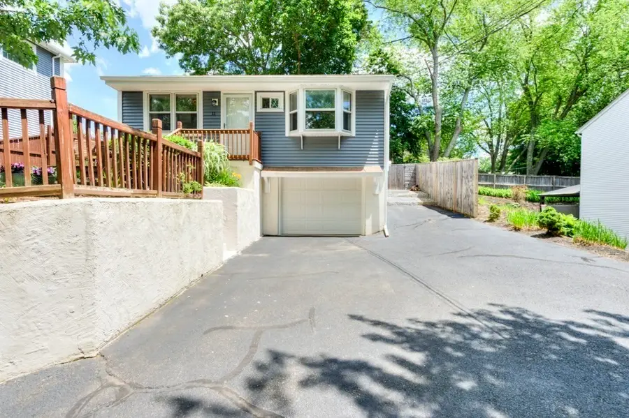 11 Liberty Dr, Shrewsbury, MA 01545 - #2