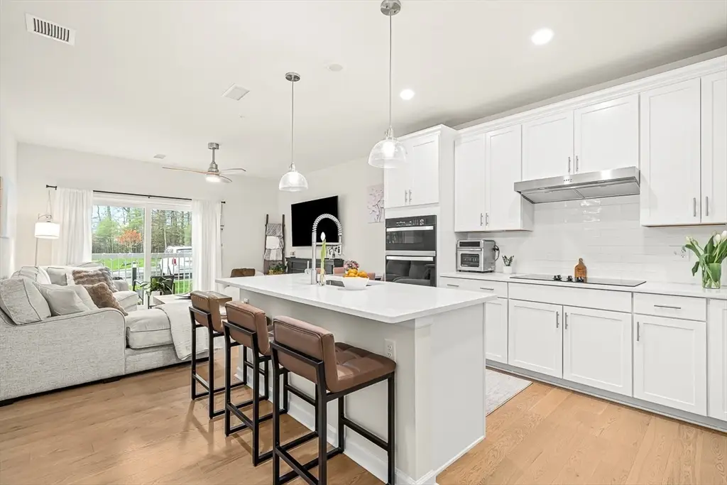 300 Martins Landing #103, North Reading, MA 01864 - #1