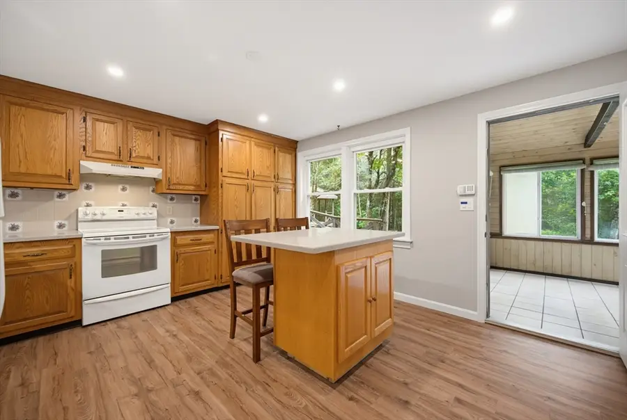 81 Rocky Meadow St, Middleboro, MA 02346 - #2