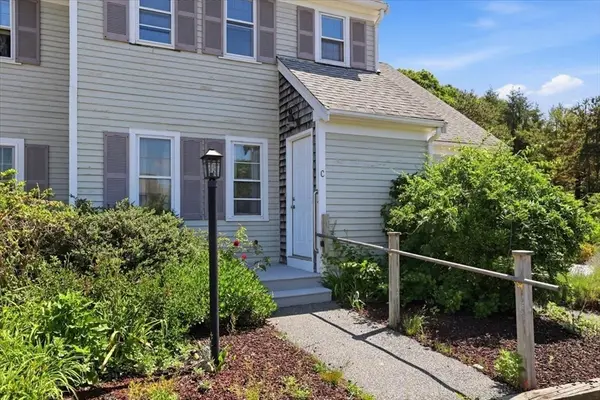 18 Woodview Drive #C, Falmouth, MA 02540