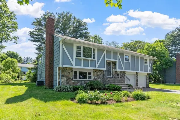 241 Worthen Rd E, Lexington, MA 02421