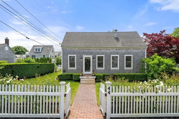 44 Pleasant Street, Provincetown, MA 02657